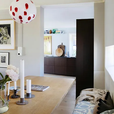 Architect-designed Townhouse With Roof Terrace Ferienhaus