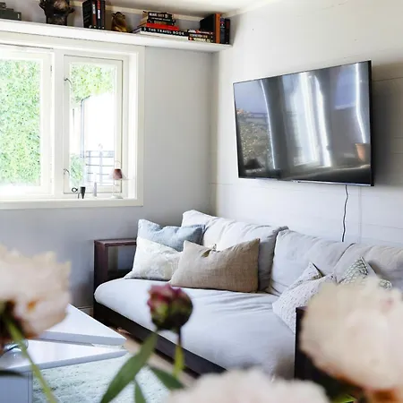 Architect-designed Townhouse With Roof Terrace Ferienhaus